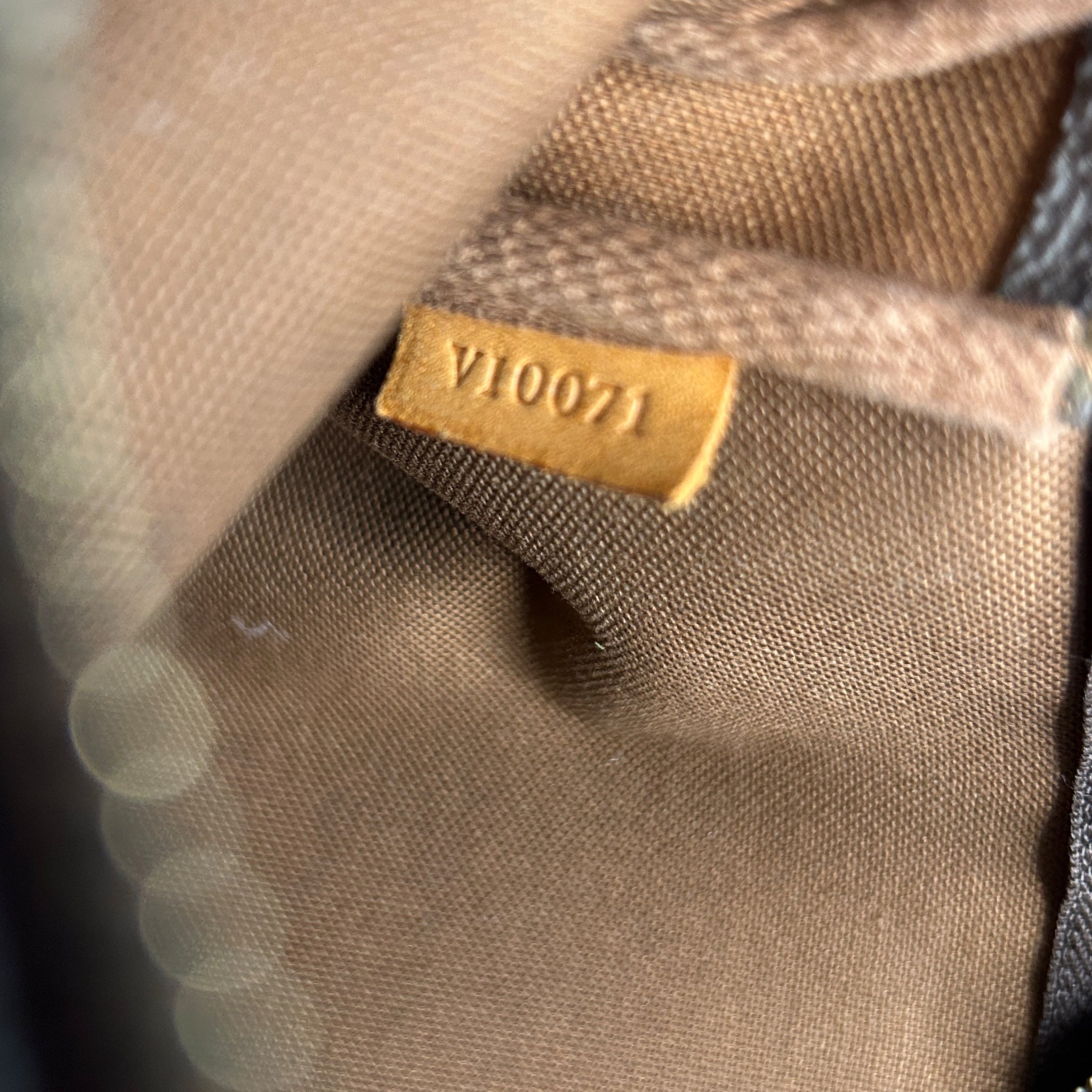 Louis Vuitton | Canva monogram accessory cover