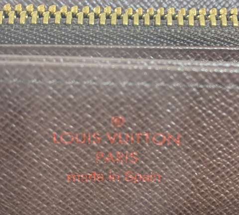 Louis Vuitton Zippy Wallet In Damier Ébène